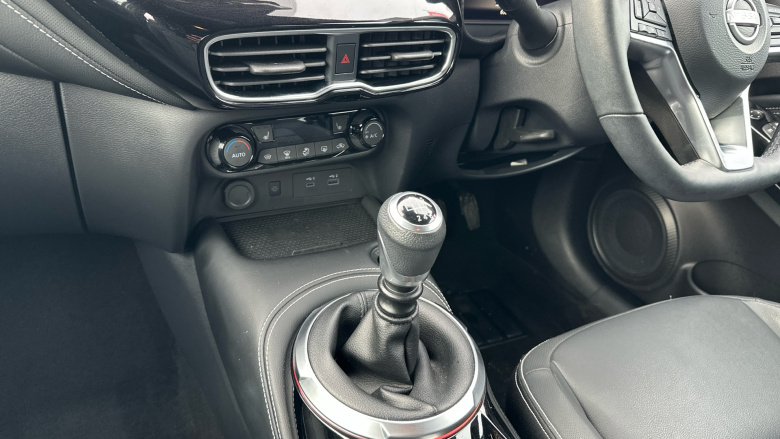 Nissan Juke 1.0 DiG-T Tekna 5dr Petrol Hatchback